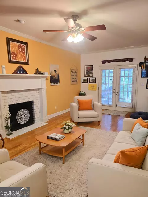 Living - 111 Moss Creek Dr, Martinez, GA 30907 photo 2 of 6