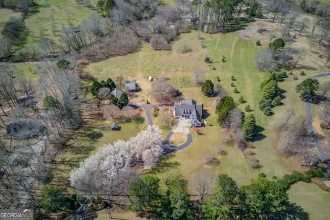 395 Bill Watkins Rd, Hoschton, GA 30548