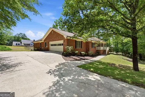 379 Clyde Ct, Mcdonough, GA 30252