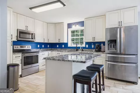 Kitchen - 274 Stringer Rd, Rockmart, GA 30153 photo 5 of 8