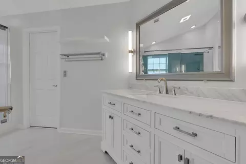 Bath - 923 Van Briggle Path NE, Sugar Hill, GA 30518 photo 7 of 8