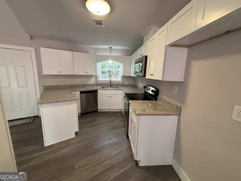 Kitchen - 2344 Barton Chapel Rd, Augusta, GA 30906 photo 2 of 2