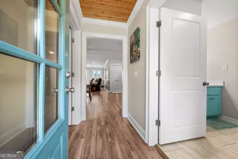 Entry Way - 276 Roberts Point Rd, Jackson, GA 30233 photo 1 of 2