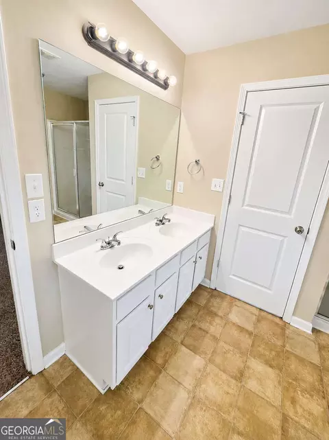 Bath - 3280 Franklin St, Austell, GA 30106 photo 4 of 6