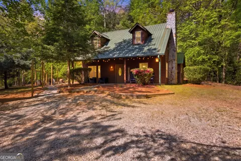 325 Blue Creek Cv, Cleveland, GA 30528