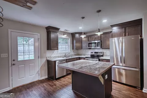 Kitchen - 1020 Flat Rock Rd, Madison, GA 30650 photo 1 of 5