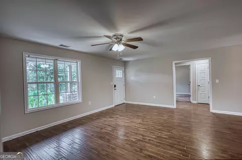 Living - 1020 Flat Rock Rd, Madison, GA 30650 photo 2 of 4