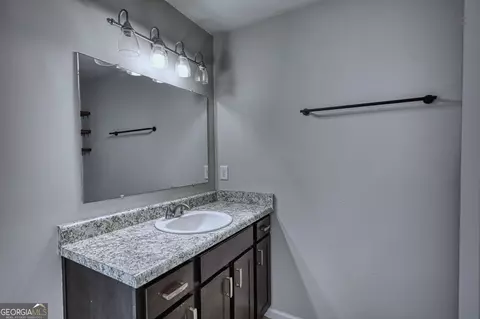 Bath - 1020 Flat Rock Rd, Madison, GA 30650 photo 3 of 4