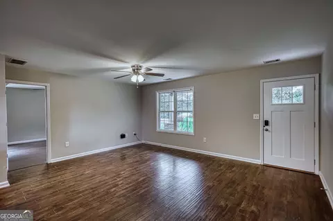 Living - 1020 Flat Rock Rd, Madison, GA 30650 photo 3 of 4