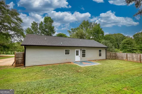 Exterior - 1020 Flat Rock Rd, Madison, GA 30650 photo 3 of 6