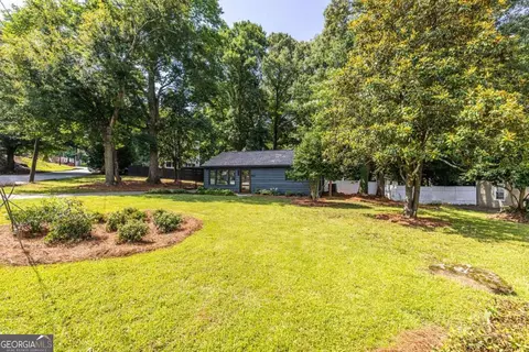 1802 La Dawn Ln NW, Atlanta, GA 30318
