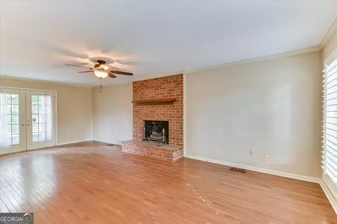 Living - 2957 Foxhall Cir, Augusta, GA 30907 photo 2 of 4