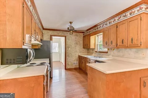 Kitchen - 2957 Foxhall Cir, Augusta, GA 30907 photo 3 of 6
