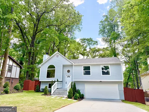 8399 Lake Dr, Snellville, GA 30039