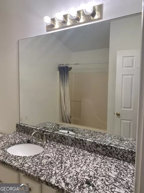 Bath - 3474 Ennfield Way, Duluth, GA 30096 photo 1 of 2