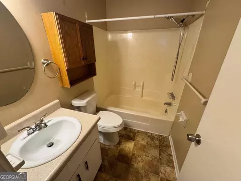 Bath - 3187 Montheath Pass, Duluth, GA 30096 photo 1 of 2