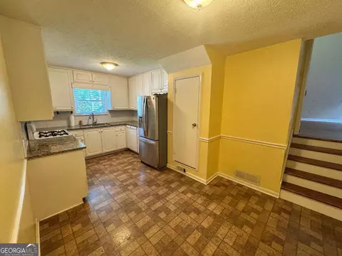 Kitchen - 3187 Montheath Pass, Duluth, GA 30096 photo 2 of 2