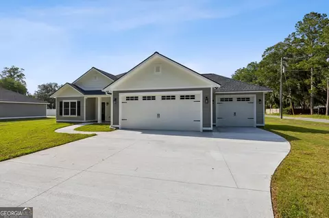 215 Mcqueen St, Folkston, GA 31537