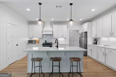 Kitchen - 740 Markhams Dr, Madison, GA 30650 photo 1 of 2