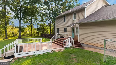 Exterior - 304 Gresham Rd, Zebulon, GA 30295 photo 14 of 17