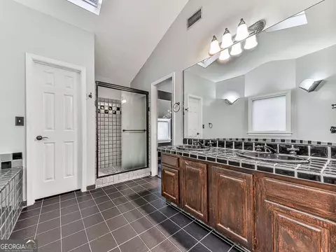 Bath - 1310 Dillon Rd, Austell, GA 30168 photo 7 of 7