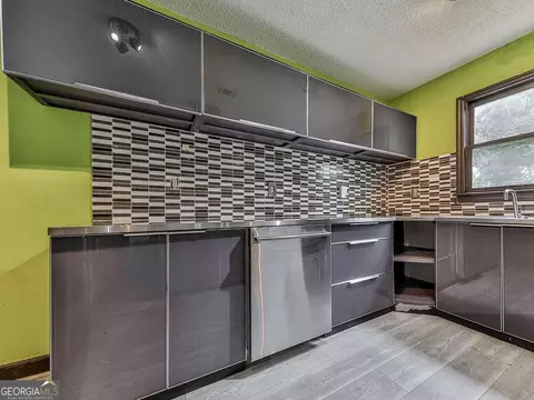 Kitchen - 1310 Dillon Rd, Austell, GA 30168 photo 4 of 7