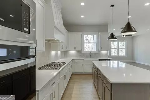 Kitchen - 452 Thunder Rd, Buford, GA 30518 photo 4 of 4
