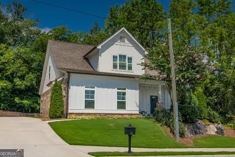 389 N Perry St, Lawrenceville, GA 30046