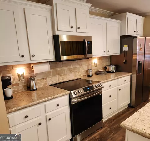 Kitchen - 50 Meadow View St, Newnan, GA 30263 photo 4 of 4