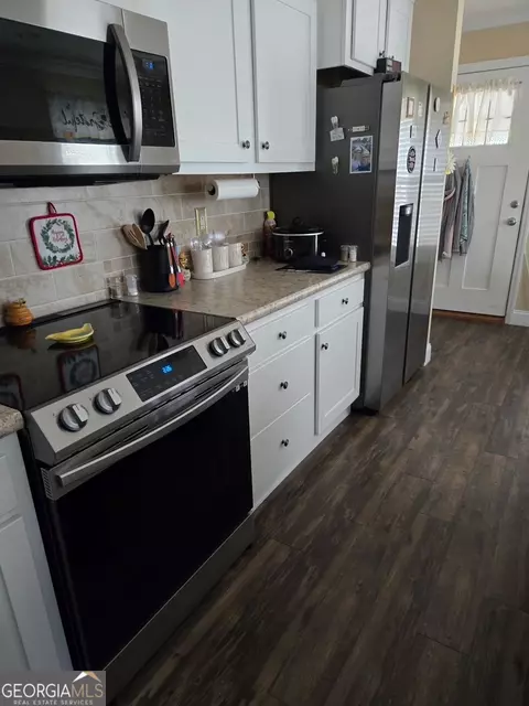 Kitchen - 50 Meadow View St, Newnan, GA 30263 photo 1 of 4