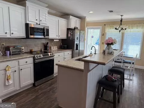 Kitchen - 50 Meadow View St, Newnan, GA 30263 photo 3 of 4
