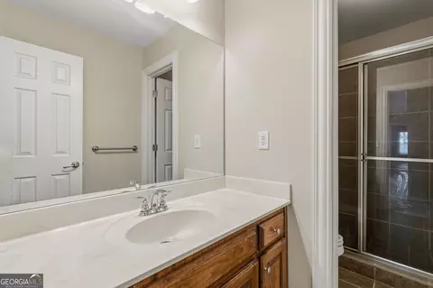 Bath - 5605 Viewpoint Ct, Suwanee, GA 30024 photo 1 of 4
