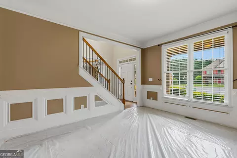 Living - 5605 Viewpoint Ct, Suwanee, GA 30024 photo 2 of 12