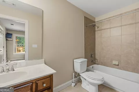 Bath - 5605 Viewpoint Ct, Suwanee, GA 30024 photo 4 of 4