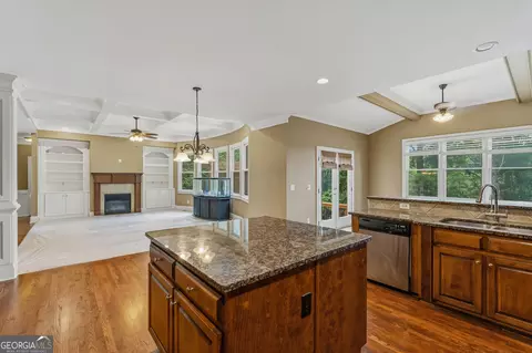 Living - 5605 Viewpoint Ct, Suwanee, GA 30024 photo 7 of 12
