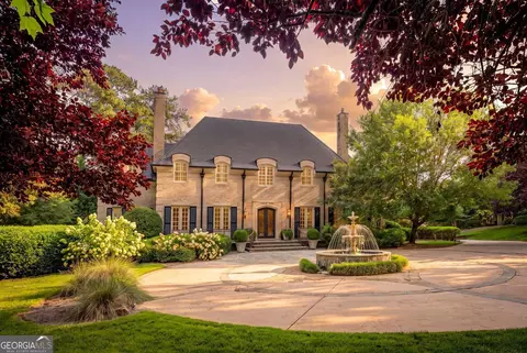 305 Forrest Lake Dr, Sandy Springs, GA 30327