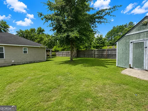 Exterior - 305 White Willow Ct, Springfield, GA 31329 photo 1 of 7