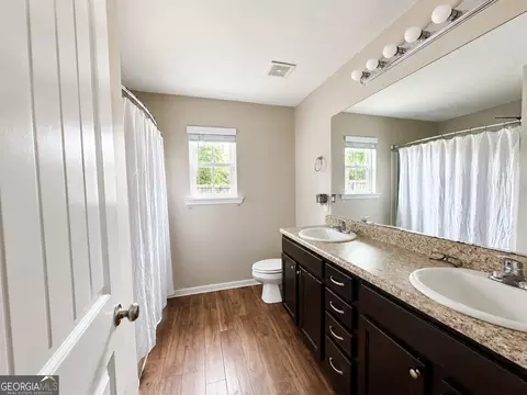 Bath - 305 White Willow Ct, Springfield, GA 31329 photo 2 of 4
