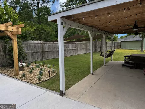Exterior - 305 White Willow Ct, Springfield, GA 31329 photo 3 of 7