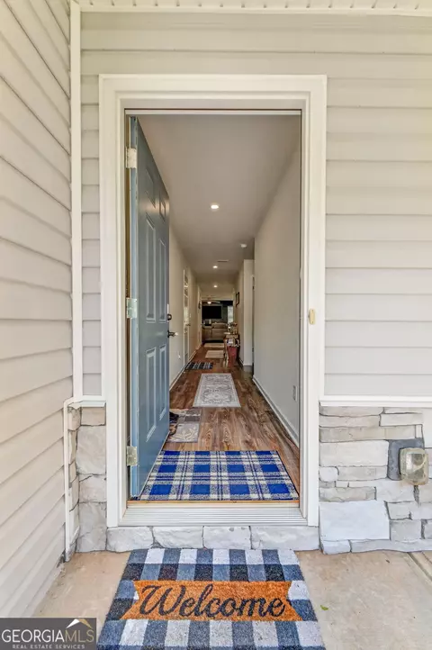 Entry Way - 121 Red Oak Dr, Barnesville, GA 30204 photo 1 of 3