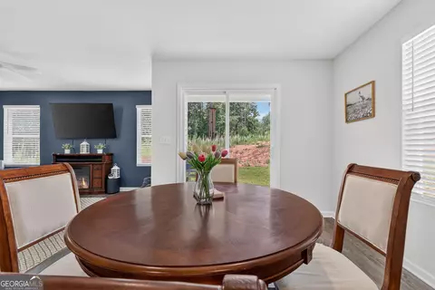 Dining - 121 Red Oak Dr, Barnesville, GA 30204 photo 2 of 2