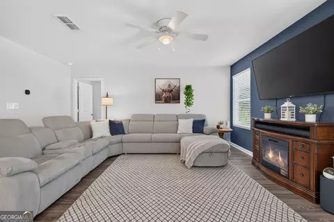 Living - 121 Red Oak Dr, Barnesville, GA 30204 photo 1 of 1