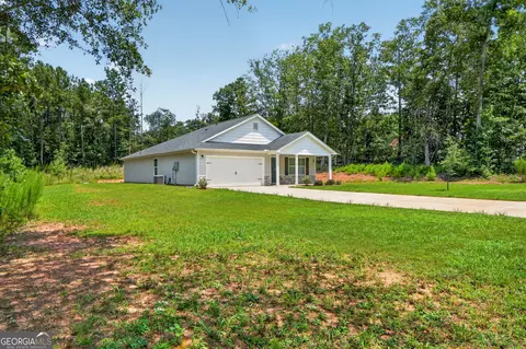 Exterior - 121 Red Oak Dr, Barnesville, GA 30204 photo 2 of 6