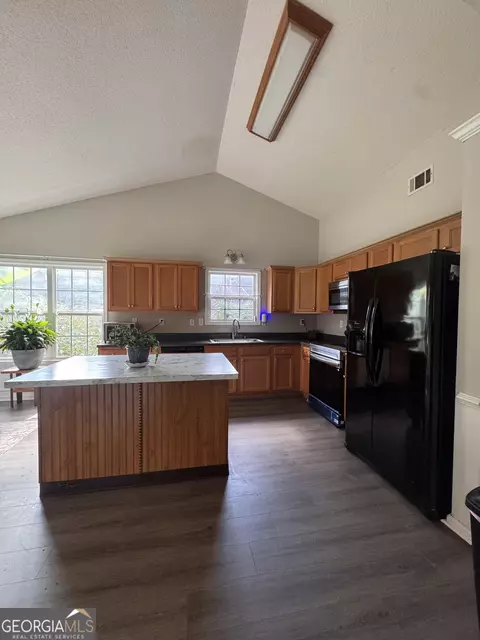 Kitchen - 30 Oakbrook Ln, Covington, GA 30016 photo 2 of 2