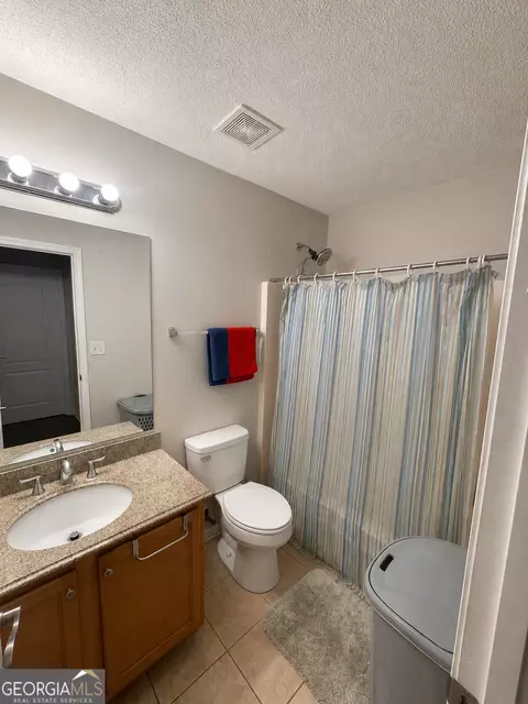 Bath - 30 Oakbrook Ln, Covington, GA 30016 photo 1 of 2