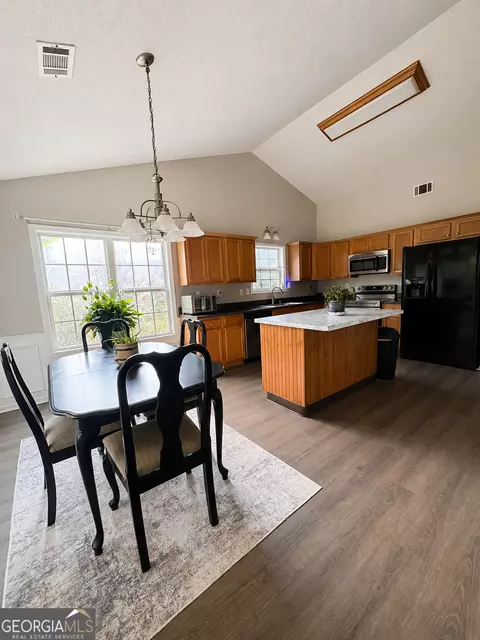 Kitchen - 30 Oakbrook Ln, Covington, GA 30016 photo 1 of 2