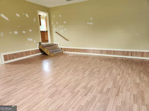 Living - 2601 Sims Kidd Rd, Comer, GA 30629 photo 3 of 3