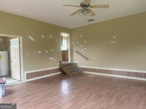 Living - 2601 Sims Kidd Rd, Comer, GA 30629 photo 2 of 3