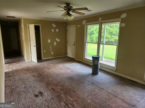 Living - 2601 Sims Kidd Rd, Comer, GA 30629 photo 1 of 3