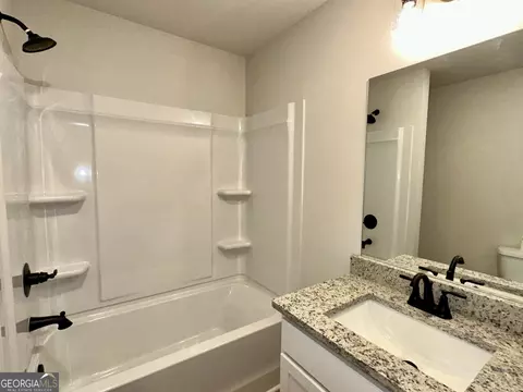 Bath - 239 Stancil Dr, Toccoa, GA 30577 photo 3 of 4